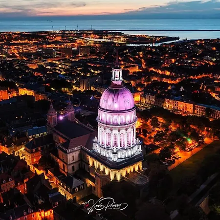 Le Donjon - T3 80m2 - Hyper Centre - Spacieux & Lumineux Apartment